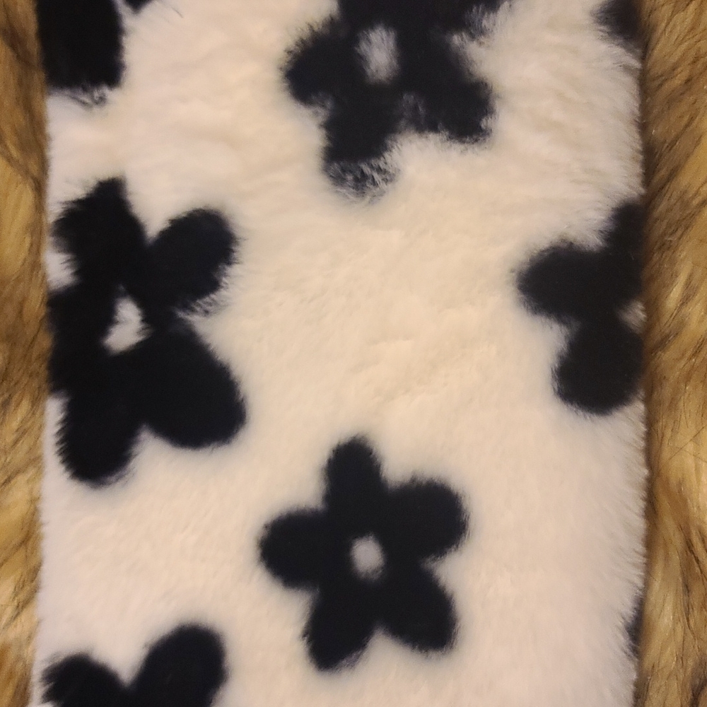 Cute Floral Fuzzy Bag BN - Picture 4 of 4
